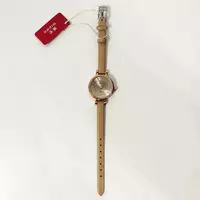 Стильные бежевые наручные часы женские. С блестящим ремешком. В чехле. Модель 17477